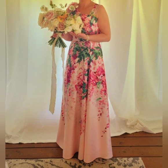 Marchesa notte 💓 Gorgeous DRESS 😍 size M.one Time Used For My Daughter's Wedi - Picture 3 of 3